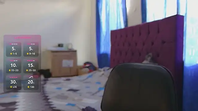 Lucy Fer5 online show from 12-17-25, 08:37