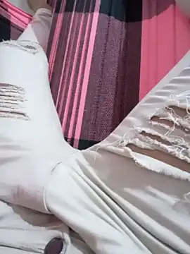 Snapshot of maikinhopL chatting on 03-11-25, 04:32 maikinhopL online show from 03-11-25, 04:32