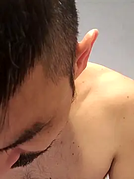 Snapshot of spence204011 chatting on 11-18-25, 02:10 spence204011 online show from 11-18-25, 02:10