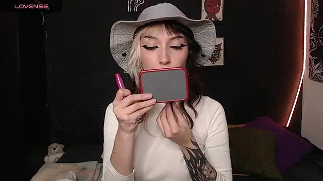 niakat  online show from 09-16-25, 01:17