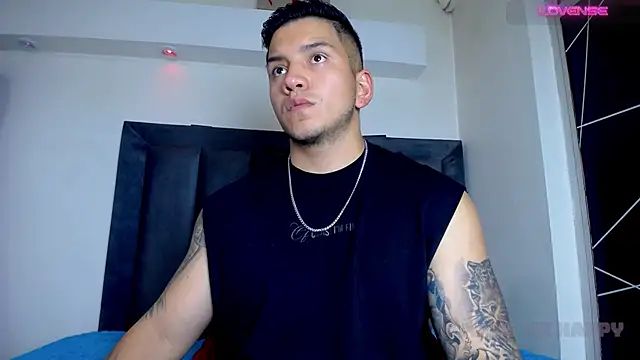 Snapshot of Marc__Waatson chatting on 01-13-26, 09:09 Marc Waatson online show from 01-13-26, 09:09