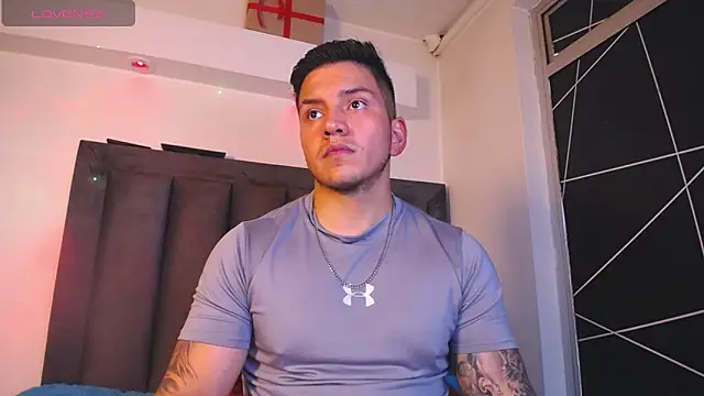 Snapshot of Marc__Waatson chatting on 01-15-26, 09:07 Marc Waatson online show from 01-15-26, 09:07