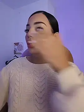 Sara LipsX online show from 11-22-25, 02:32