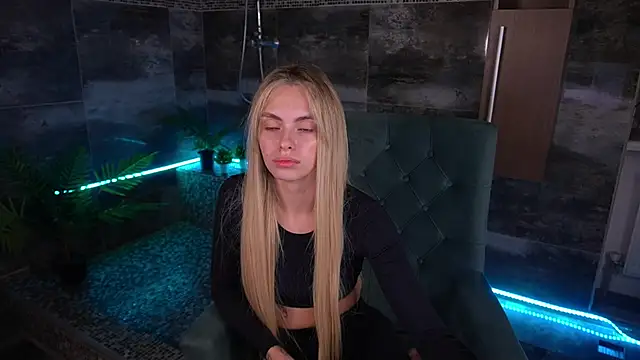 ChloeBrightt online show from 11-07-25, 08:42