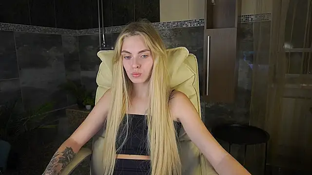 ChloeBrightt online show from 11-26-25, 09:05