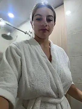 Snapshot of AtheneaRossi chatting on 04-28-26, 03:39 AtheneaRossi online show from 04-28-26, 03:39