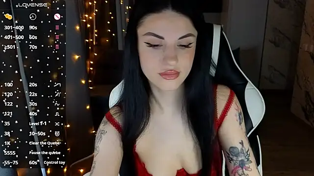 Mary   Moore online show from 02-14-25, 03:11