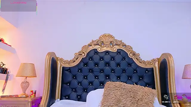 Snapshot of AdelinaVans chatting on 10-20-25, 04:40 AdelinaVans online show from 10-20-25, 04:40