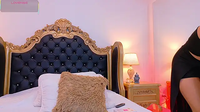 Snapshot of AdelinaVans chatting on 11-21-25, 11:09 AdelinaVans online show from 11-21-25, 11:09