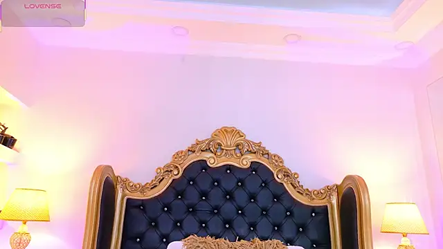 Snapshot of AdelinaVans chatting on 02-13-26, 11:28 AdelinaVans online show from 02-13-26, 11:28