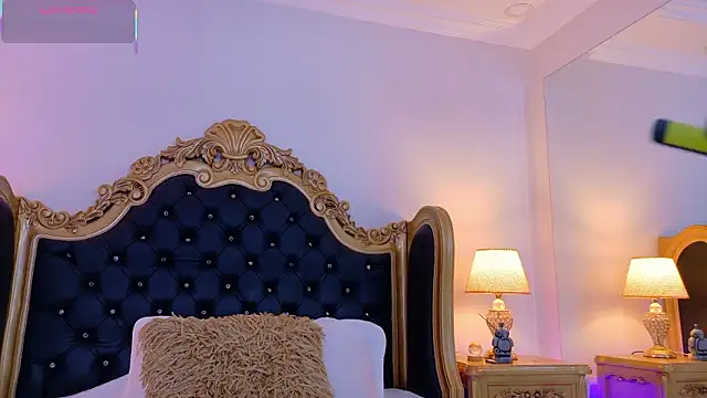 Snapshot of AdelinaVans chatting on 02-19-26, 11:28 AdelinaVans online show from 02-19-26, 11:28