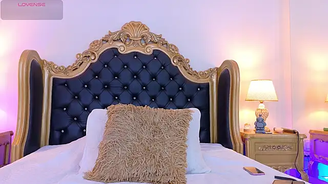 Snapshot of AdelinaVans chatting on 02-20-26, 11:22 AdelinaVans online show from 02-20-26, 11:22