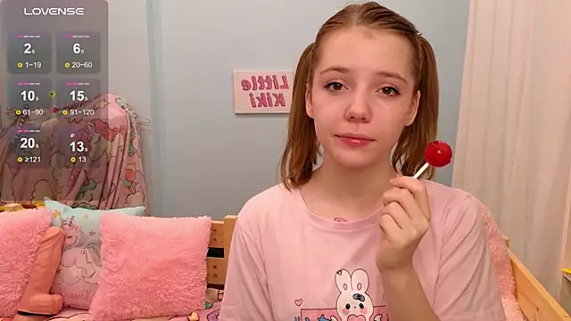 Snapshot of PrincessLittleKiki chatting on 11-10-25, 07:18 PrincessLittleKiki online show from 11-10-25, 07:18