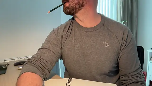 Snapshot of Mr_Beef chatting on 12-31-24, 02:03 Mr Beef online show from 12-31-24, 02:03