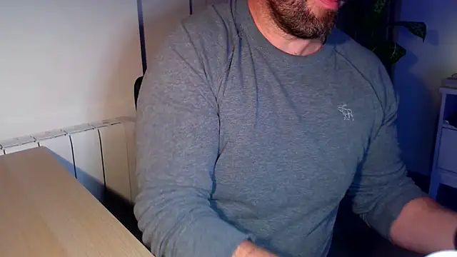 Snapshot of Mr_Beef chatting on 01-21-25, 04:48 Mr Beef online show from 01-21-25, 04:48