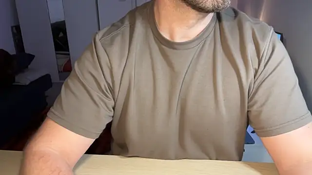 Snapshot of Mr_Beef chatting on 02-02-25, 09:13 Mr Beef online show from 02-02-25, 09:13