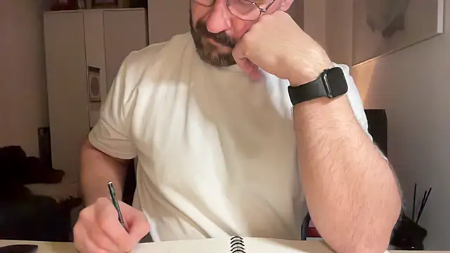 Snapshot of Mr_Beef chatting on 02-08-25, 11:45 Mr Beef online show from 02-08-25, 11:45