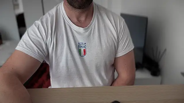 Snapshot of Mr_Beef chatting on 02-17-25, 01:21 Mr Beef online show from 02-17-25, 01:21