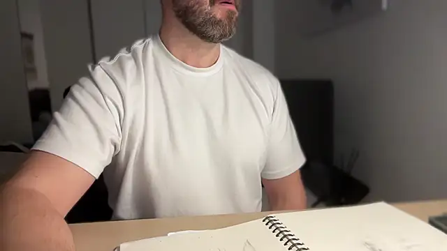 Snapshot of Mr_Beef chatting on 03-05-25, 06:12 Mr Beef online show from 03-05-25, 06:12