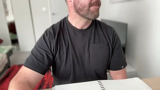 Snapshot of Mr_Beef chatting on 03-17-25, 02:34 Mr Beef online show from 03-17-25, 02:34