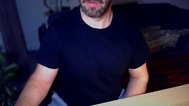 Snapshot of Mr_Beef chatting on 03-20-25, 08:08 Mr Beef online show from 03-20-25, 08:08