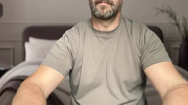 Snapshot of Mr_Beef chatting on 09-10-25, 04:40 Mr Beef online show from 09-10-25, 04:40