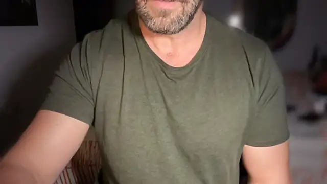 Snapshot of Mr_Beef chatting on 09-25-25, 07:50 Mr Beef online show from 09-25-25, 07:50