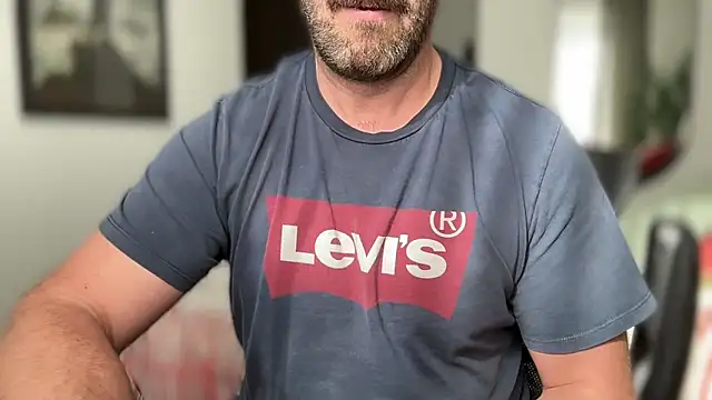 Snapshot of Mr_Beef chatting on 09-30-25, 12:21 Mr Beef online show from 09-30-25, 12:21