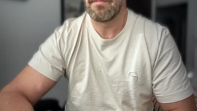 Snapshot of Mr_Beef chatting on 10-06-25, 11:40 Mr Beef online show from 10-06-25, 11:40