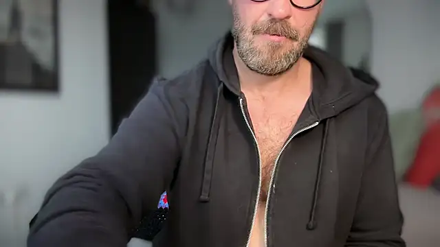 Snapshot of Mr_Beef chatting on 10-23-25, 11:09 Mr Beef online show from 10-23-25, 11:09