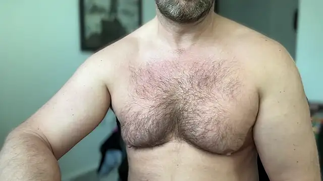 Snapshot of Mr_Beef chatting on 10-27-25, 03:27 Mr Beef online show from 10-27-25, 03:27