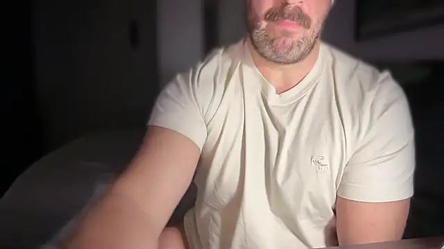 Snapshot of Mr_Beef chatting on 11-18-25, 08:46 Mr Beef online show from 11-18-25, 08:46