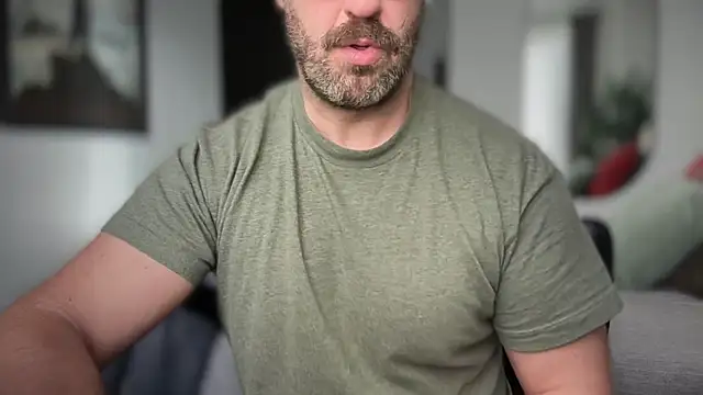 Snapshot of Mr_Beef chatting on 11-21-25, 09:30 Mr Beef online show from 11-21-25, 09:30