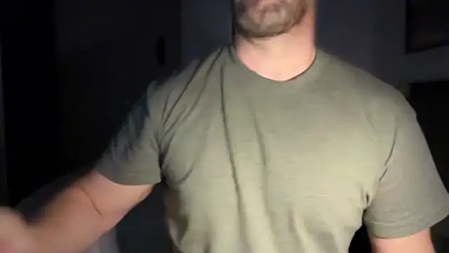 Snapshot of Mr_Beef chatting on 11-22-25, 08:52 Mr Beef online show from 11-22-25, 08:52