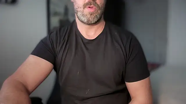 Snapshot of Mr_Beef chatting on 12-01-25, 09:58 Mr Beef online show from 12-01-25, 09:58