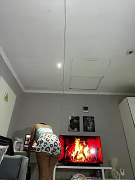 Snapshot of Bootyfulbarbiie chatting on 12-13-24, 02:10 Bootyfulbarbiie online show from 12-13-24, 02:10