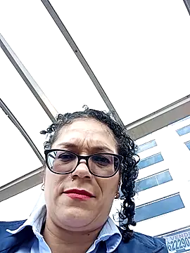 Aliciia cute1 online show from 12-19-25, 02:57