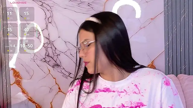 Snapshot of Shasa_8 chatting on 11-26-25, 08:10 Shasa 8 online show from 11-26-25, 08:10