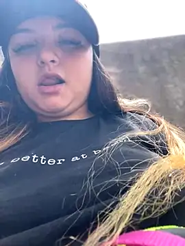 SweetPaige  online show from 11-04-25, 03:22