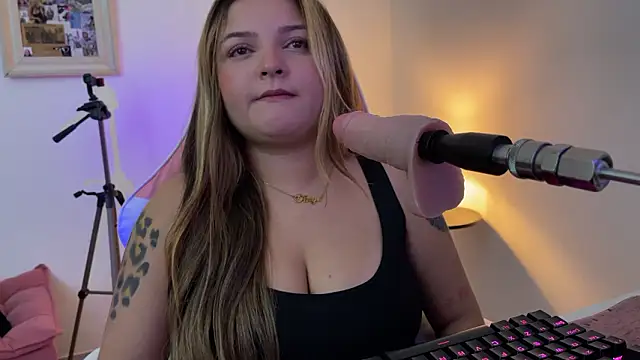 SweetPaige  online show from 03-07-26, 01:57