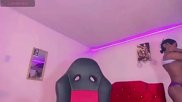 naomy  xx online show from 02-11-25, 10:48