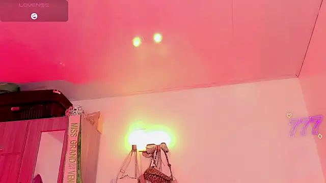 naomy  xx online show from 06-11-26, 03:15
