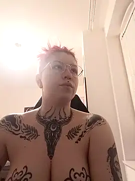 divine eve online show from 02-15-25, 07:17