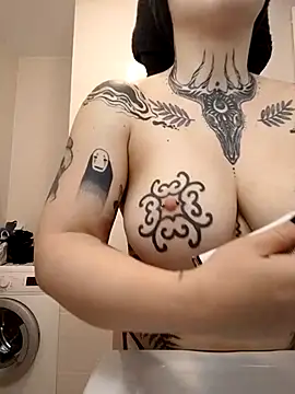 divine eve online show from 09-19-25, 06:15