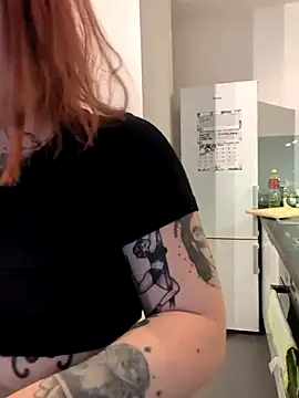 divine eve online show from 12-04-25, 12:36