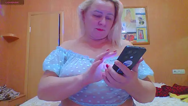 mira robinsonnn online show from 11-15-25, 10:23