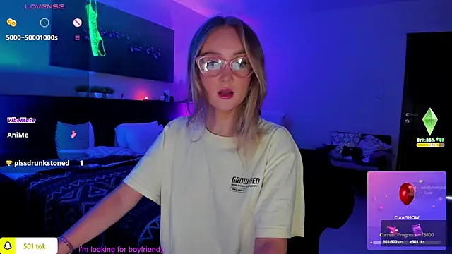 Snapshot of PrincessVS chatting on 03-23-25, 04:05 PrincessVS online show from 03-23-25, 04:05