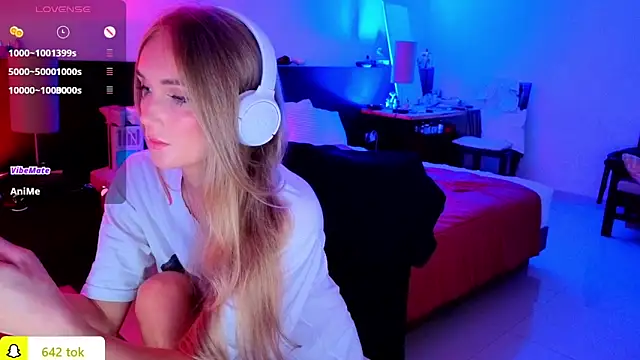 Snapshot of PrincessVS chatting on 09-19-25, 04:14 PrincessVS online show from 09-19-25, 04:14