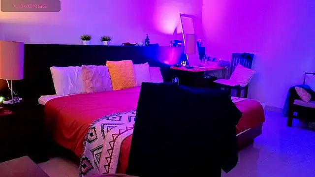 Snapshot of PrincessVS chatting on 09-27-25, 03:22 PrincessVS online show from 09-27-25, 03:22