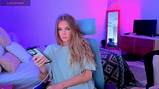 Snapshot of PrincessVS chatting on 10-25-25, 03:58 PrincessVS online show from 10-25-25, 03:58